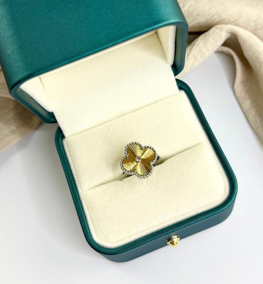 Clover Royale Ring