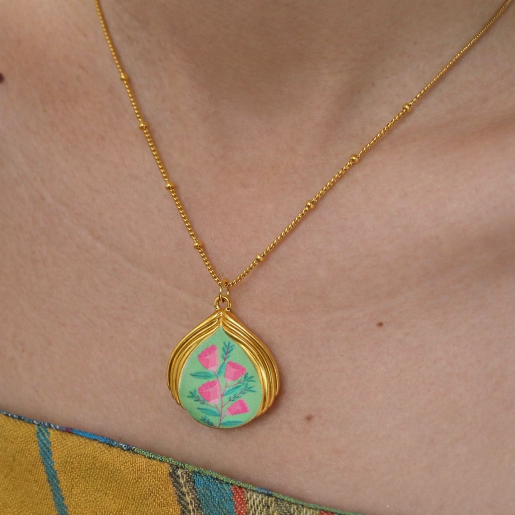 Flora Crest Necklace