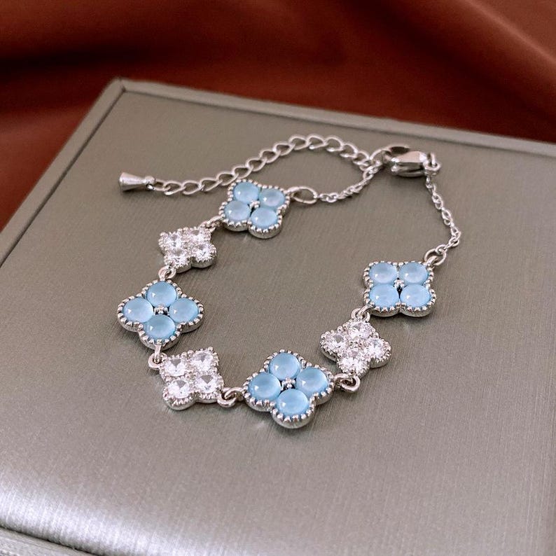 Vintage Blue Clover Bracelet