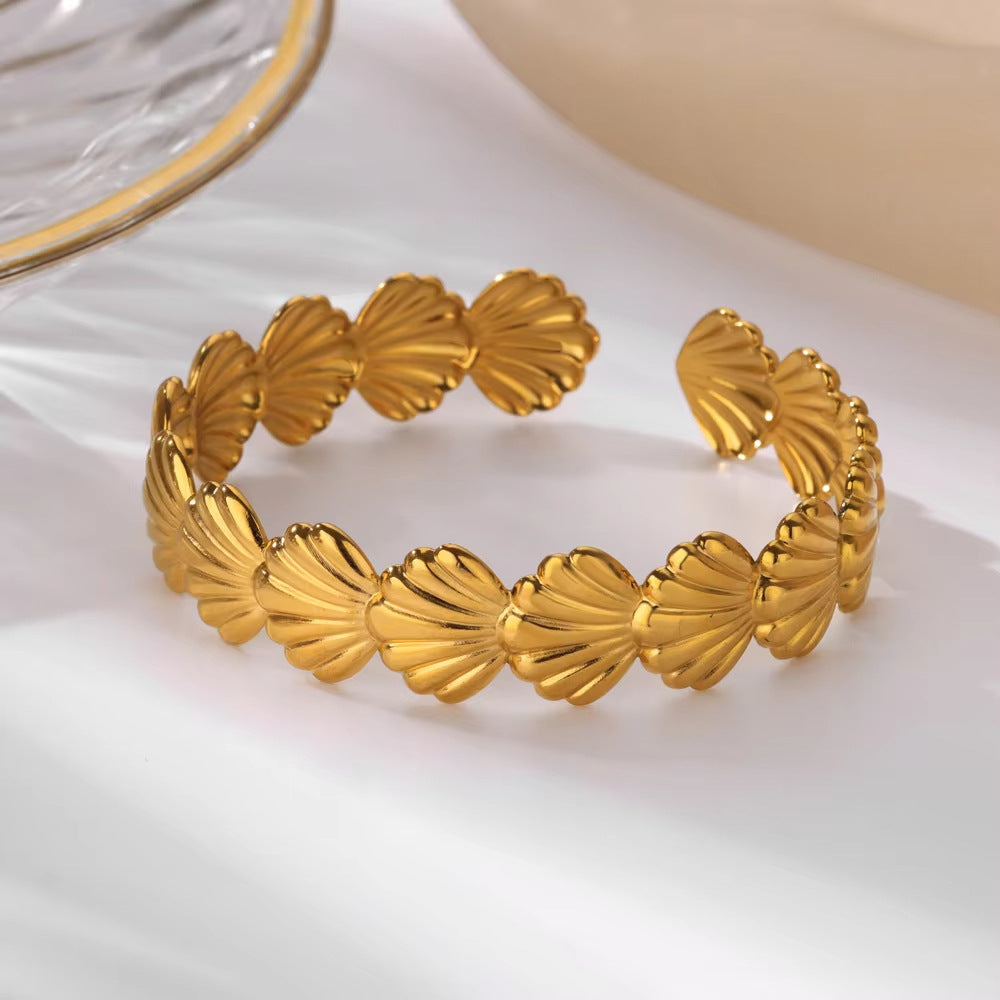 Isla Gold Statement Cuff