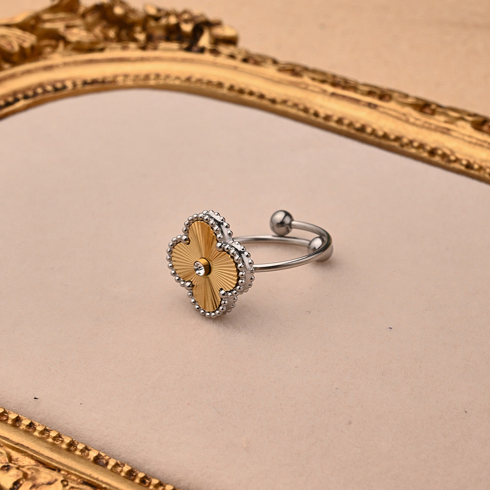Clover Royale Ring