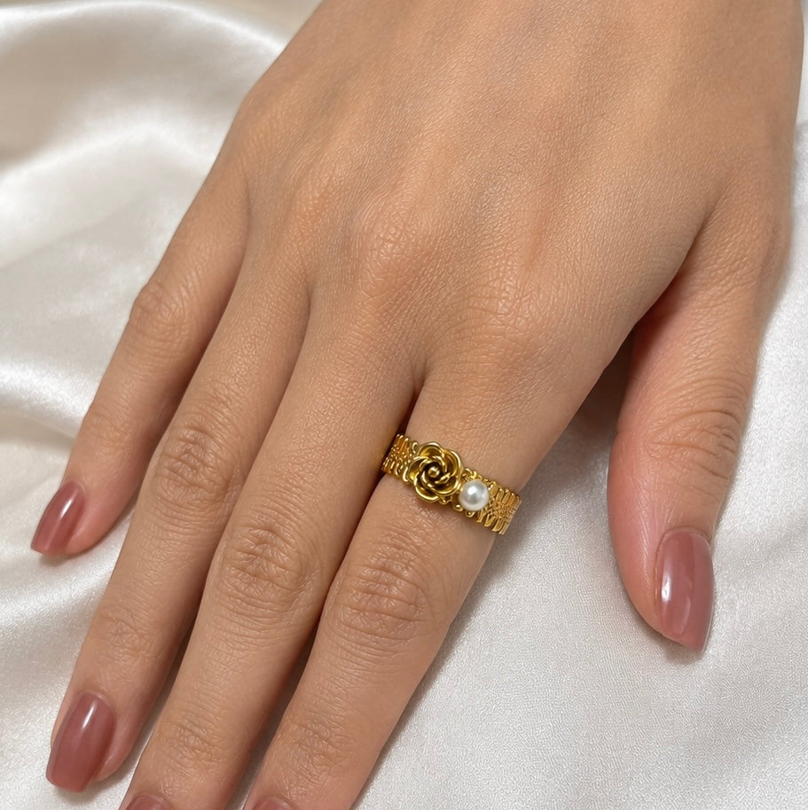 Rosé Pearl Ring