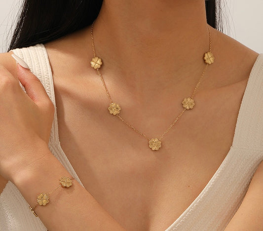 Bloomline Clover Necklace